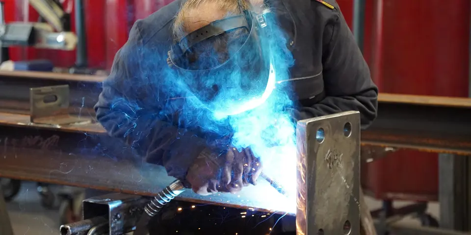 Nachhaltige Stahlproduktion mit flexibler Kapazität – effiziente Herstellung, höchste Qualitätsstandards und umweltbewusste Prozesse für Ihre Projekte.